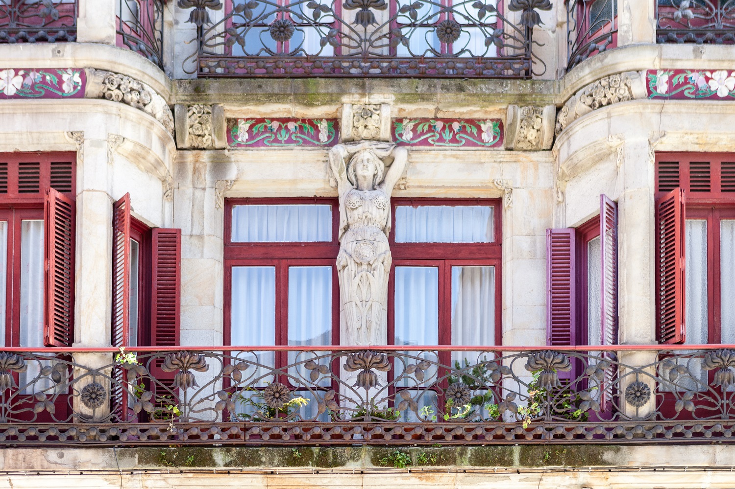 Fachada calle Cabrales