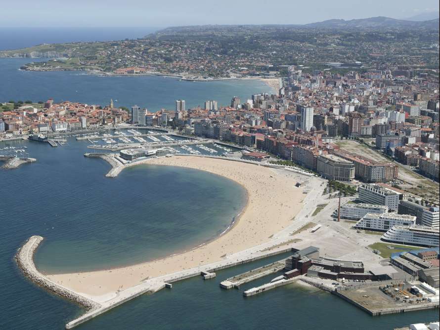 Playa de Poniente o de Pando
