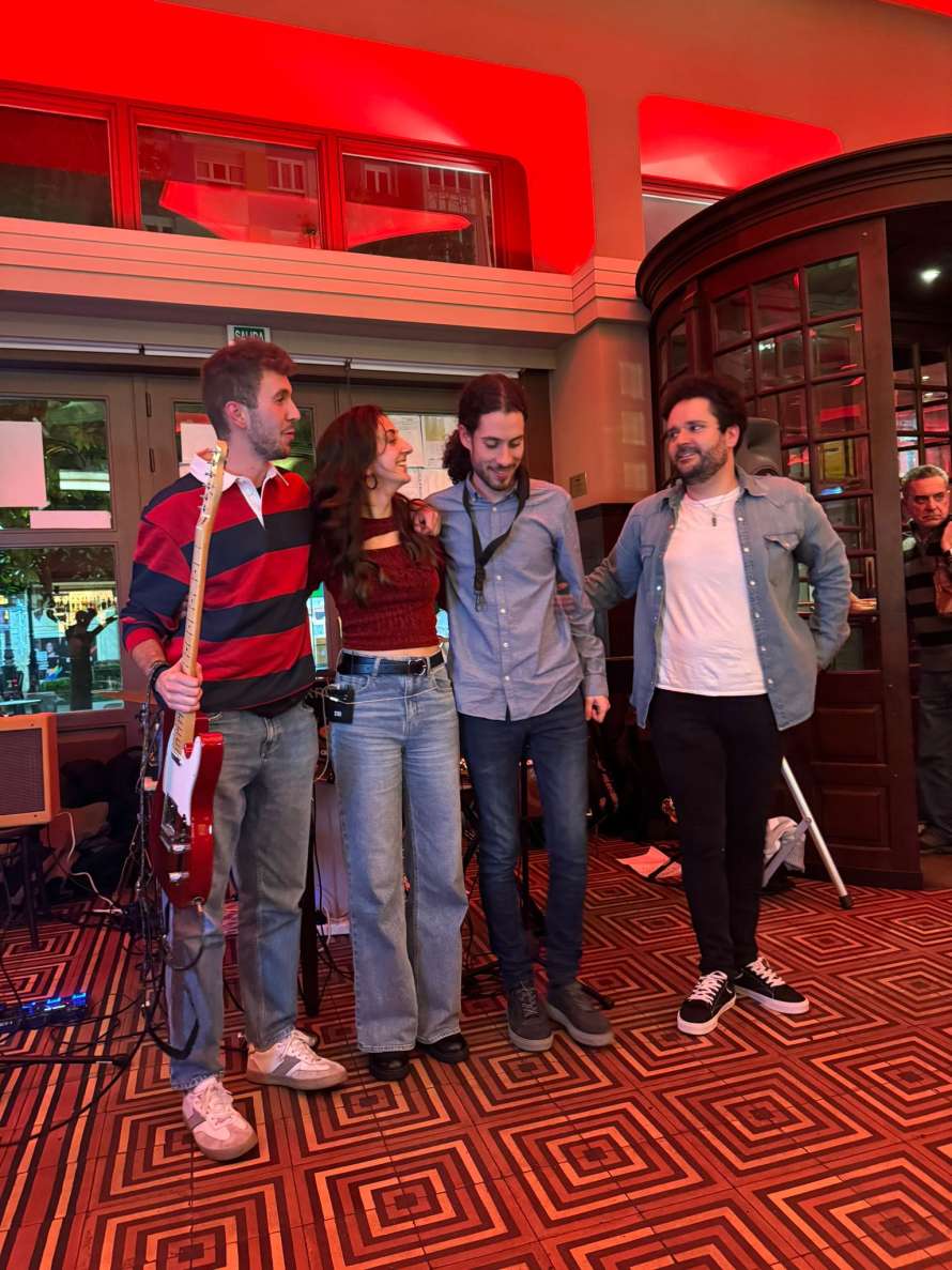 Arte en la Calle. Plaza Tres de Abril. ÍTACA. (Pop Rock)
