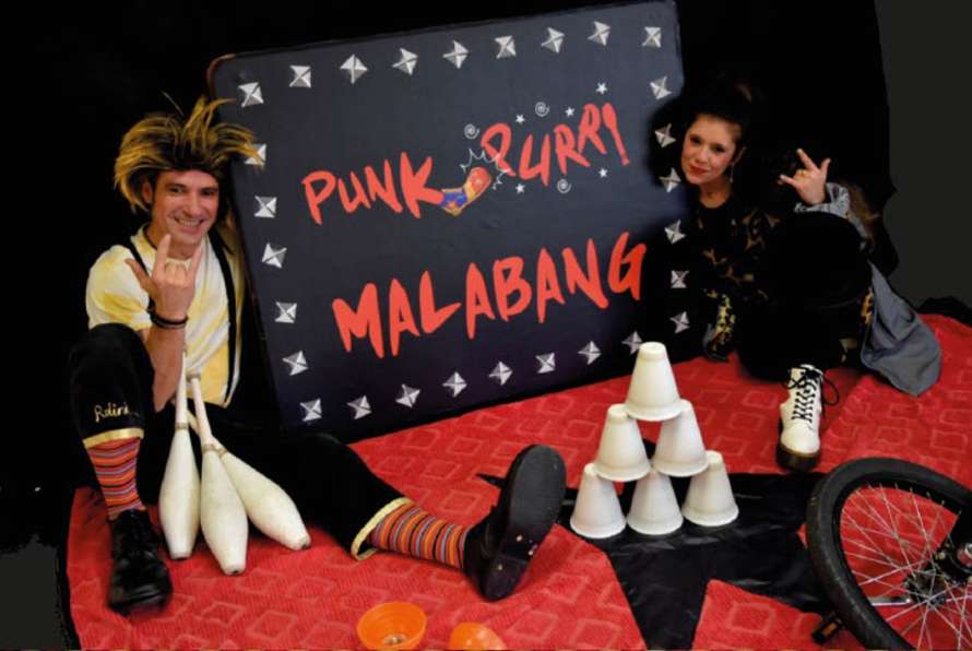 Arte en la Calle. Plaza Tres de Abril. CIA CIRCO EN LA LUNA. Punk purry malabang