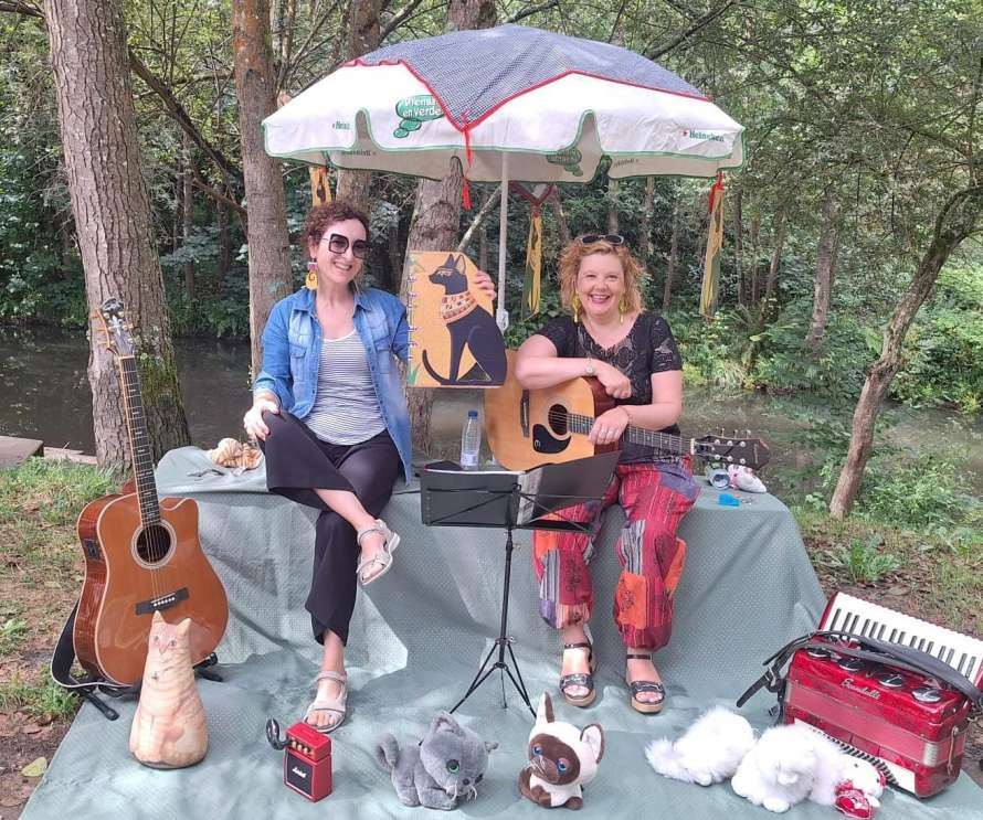 Arte en la Calle. Plaza Tres de Abril. GATES XIMIELGUES (Folk)